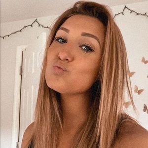 Meet your Posher, Talia